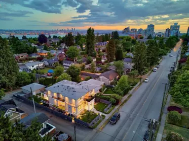 449 E 15th Street, North Vancouver, BC, North Vancouver — Single Family Residence for sale