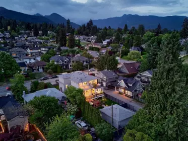449 E 15th Street, North Vancouver, BC, North Vancouver — Single Family Residence for sale