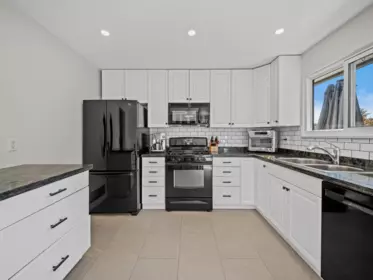 Dining Area Photo of 20360 Thorne Avenue, Maple Ridge, BC