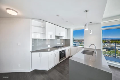 Kitchen Island Photo of 1208 5599 Cooney Road, Richmond, BC