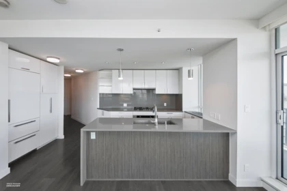 Kitchen Photo of 1208 5599 Cooney Road, Richmond, BC