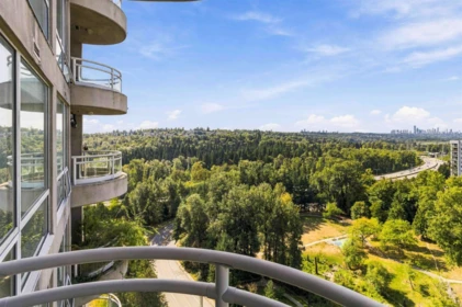 Hot Tub / Spa Photo of 2205 9603 Manchester Drive, Burnaby, BC