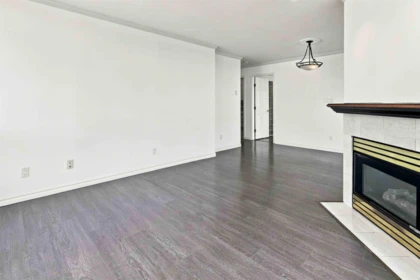 Kitchen Island Photo of 2205 9603 Manchester Drive, Burnaby, BC