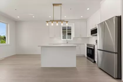 Kitchen Island Photo of 1 46018 Bonny Avenue, Chilliwack, BC