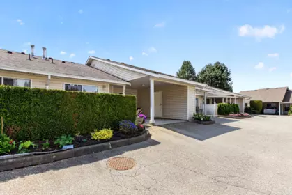 Front Yard Photo of 4 19249 Hammond Road, Pitt Meadows, BC