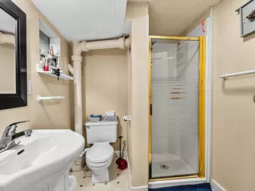 Hallway Photo of 2521 Kitchener Street, Vancouver, BC