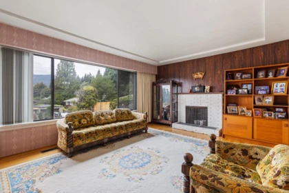 Living Room Photo of 4590 Highland Boulevard, North Vancouver, BC