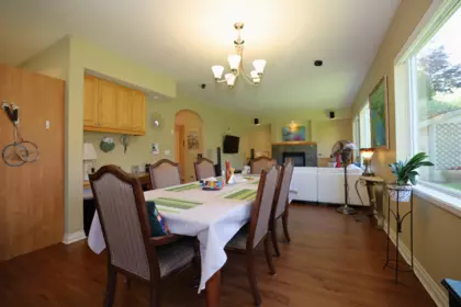 Hallway Photo of 910 Oceanmount Boulevard, Gibsons, BC