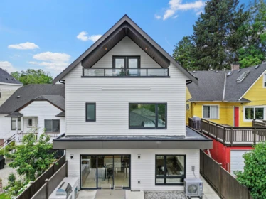 Exterior Rear Photo of 2 2211 William Street, Vancouver, BC