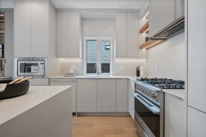 Kitchen Island Photo of 2 2211 William Street, Vancouver, BC