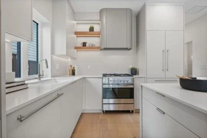 Kitchen Photo of 2 2211 William Street, Vancouver, BC