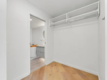 Basement Recreation Room Photo of 204 565 17 Street, West Vancouver, BC
