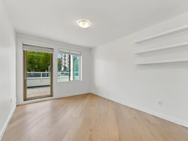 Garage Interior Photo of 204 565 17 Street, West Vancouver, BC