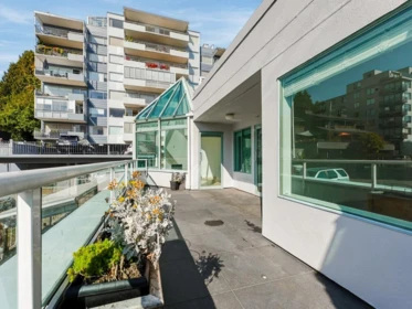 Guest Bathroom Photo of 204 565 17 Street, West Vancouver, BC
