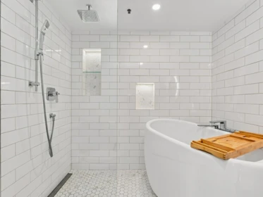 Mudroom Photo of 204 565 17 Street, West Vancouver, BC