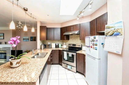 Kitchen Island Photo of 305 3615 W 17th Avenue, Vancouver, BC