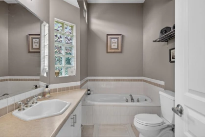 Guest Bathroom Photo of 2950 W 8th Avenue, Vancouver, BC