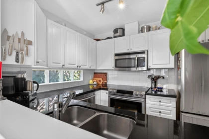 Kitchen Photo of 2950 W 8th Avenue, Vancouver, BC