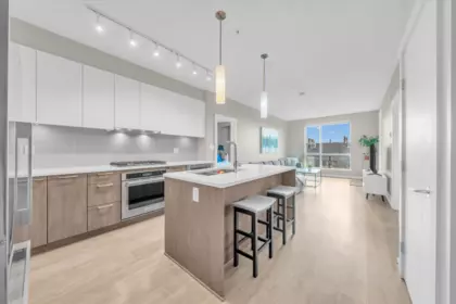 303 625 E 3rd Street, North Vancouver, BC, North Vancouver — Apartment/Condo for sale