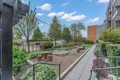 Outdoor Deck Photo of 303 625 E 3rd Street, North Vancouver, BC