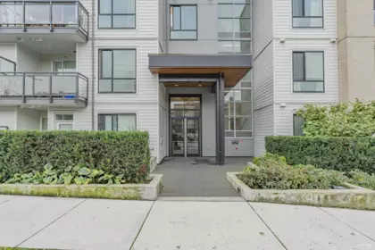 Outdoor Kitchen Photo of 303 625 E 3rd Street, North Vancouver, BC