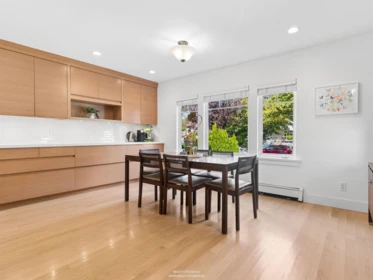 Dining Area Photo of 558 W 19th Avenue, Vancouver, BC