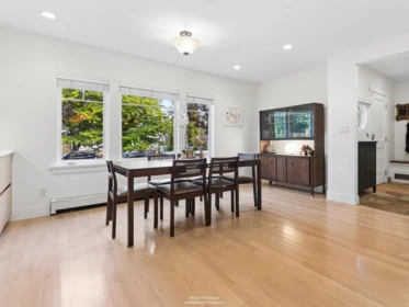 Family Room Photo of 558 W 19th Avenue, Vancouver, BC