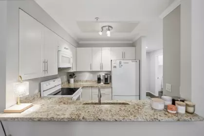 106 1172 55 Street, Delta, BC, Delta — Apartment/Condo for sale
