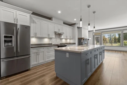 Kitchen Photo of 3 32955 Mill Lake Road, Abbotsford, BC