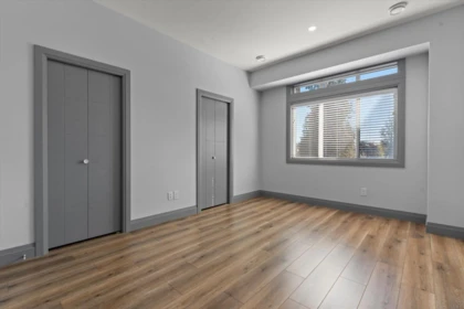 Mudroom Photo of 3 32955 Mill Lake Road, Abbotsford, BC