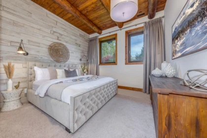 Office / Den Photo of 6403 St Andrew's Way, Whistler, BC