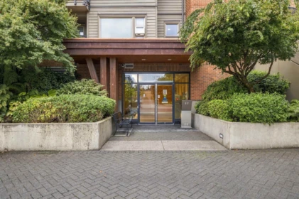 504 1677 Lloyd Avenue, North Vancouver, BC, North vancouver — Apartment/Condo for sale