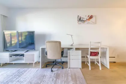 210 270 W 1st Street, North Vancouver, BC, North Vancouver — Apartment/Condo for sale