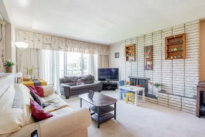 6670 Stanley Street, Burnaby, BC, Burnaby — Half Duplex for sale