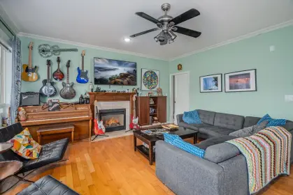 46034 Sherwood Drive, Chilliwack, BC, Chilliwack — Single Family Residence for sale
