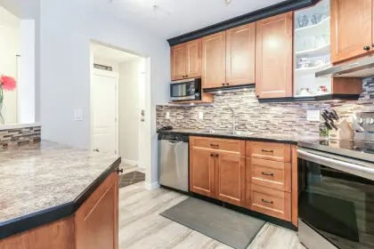 312 5759 Glover Road, Langley, BC, Langley — Apartment/Condo for sale