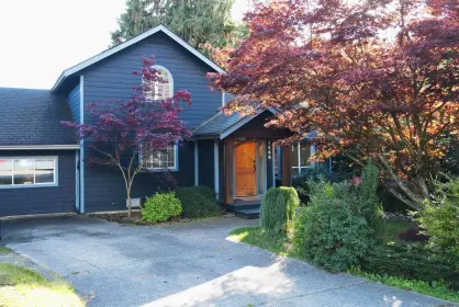 1569 Cypress Way, Gibsons, BC, Gibsons — Single Family Residence for sale