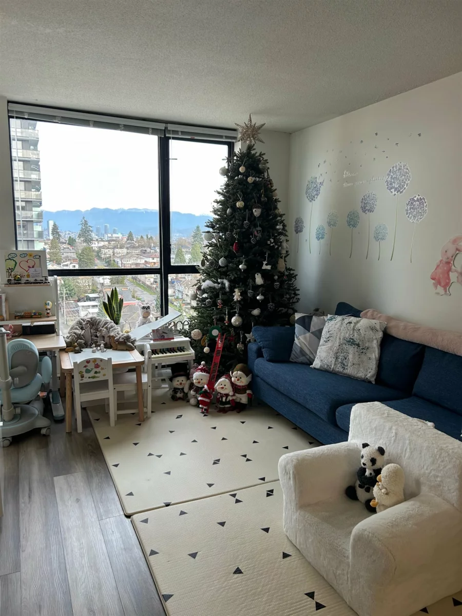 Living Room Photo of 1507 3438 Vanness Avenue, Vancouver, BC