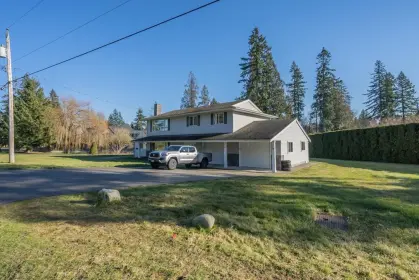 7986 227 Crescent, Langley, BC, Langley — Single Family Residence for sale