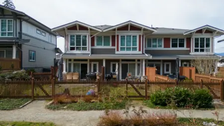 5910 Beachgate Lane, Sechelt, BC, Sechelt — Townhouse for sale