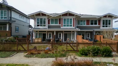 5910 Beachgate Lane, Sechelt, BC, Sechelt — Townhouse for sale