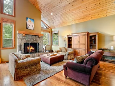 8115 Muirfield Crescent, Whistler, BC, Whistler — Single Family Residence for sale