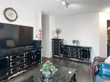 449 9388 Mckim Way, Richmond, BC, Richmond — Apartment/Condo for sale
