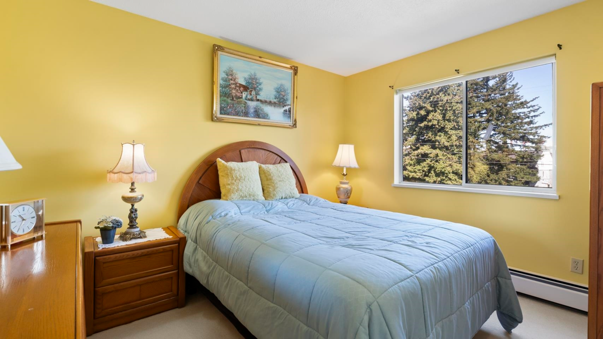 Basement Recreation Room Photo of 210 32145 Old Yale Road, Abbotsford, BC