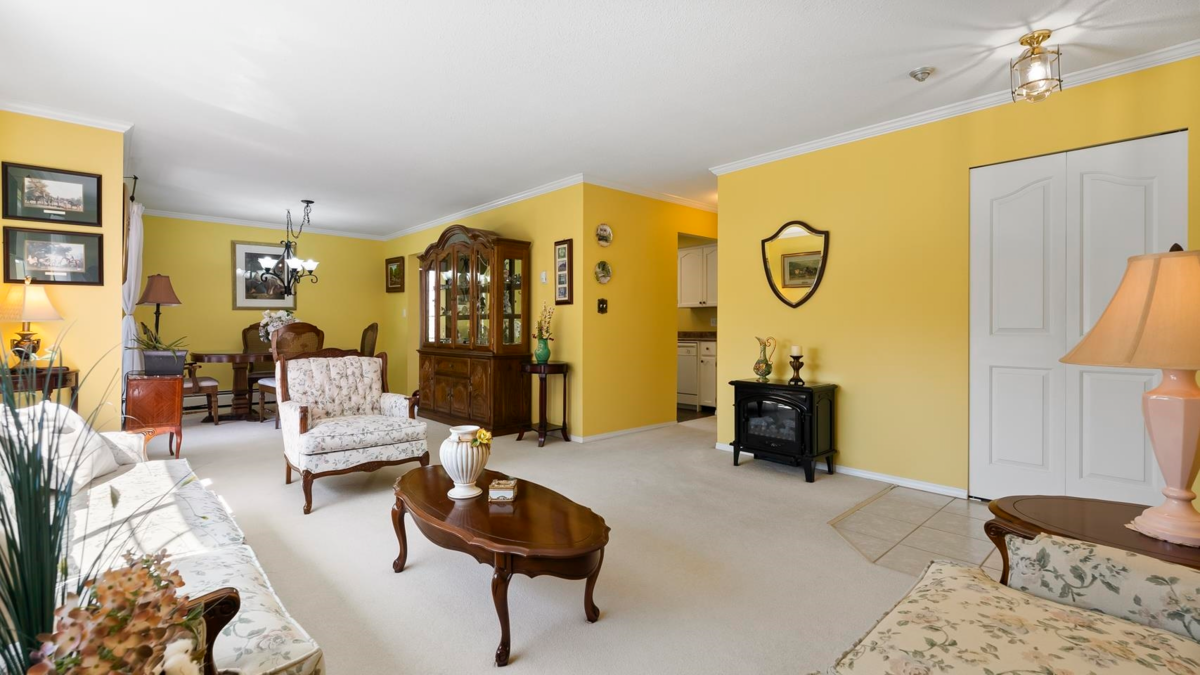 Dining Area Photo of 210 32145 Old Yale Road, Abbotsford, BC