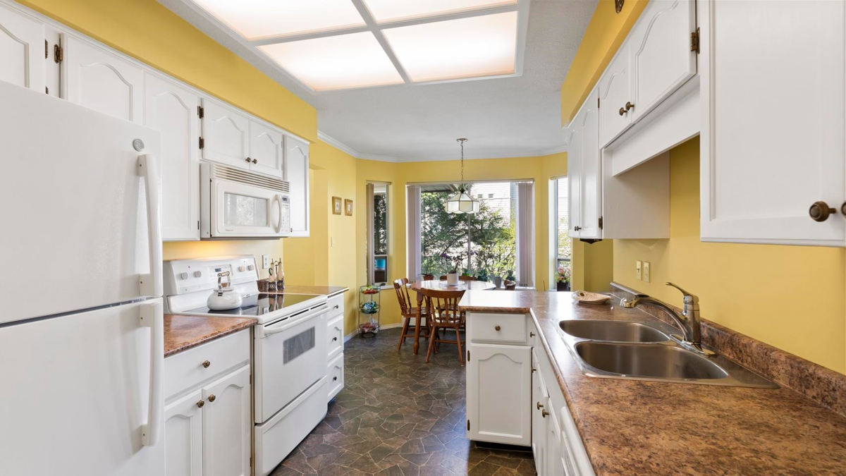 Primary Bedroom Photo of 210 32145 Old Yale Road, Abbotsford, BC