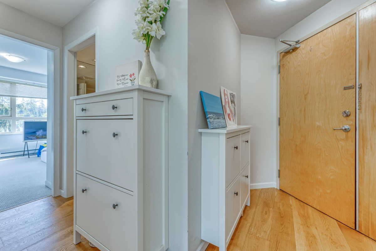Dining Area Photo of 516 580 Raven Woods Drive, North Vancouver, BC