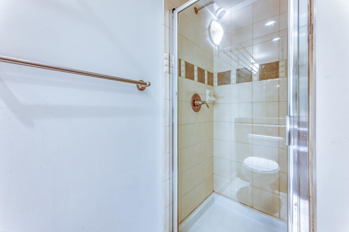 Guest Bathroom Photo of 516 580 Raven Woods Drive, North Vancouver, BC