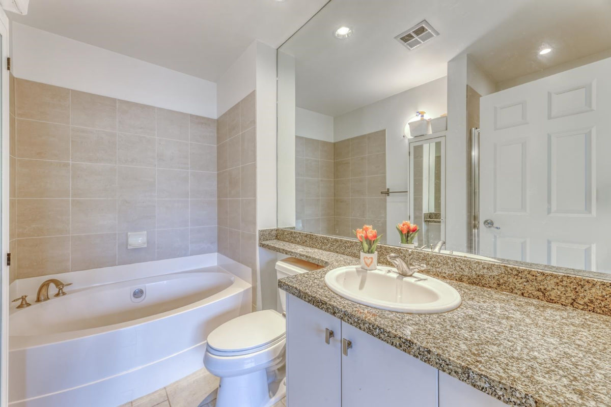 Office / Den Photo of 516 580 Raven Woods Drive, North Vancouver, BC