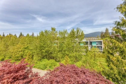 Entry Foyer Photo of 516 580 Raven Woods Drive, North Vancouver, BC